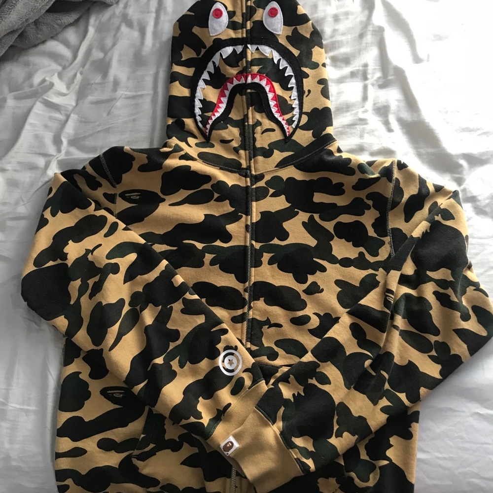 Bape 1st camo shark hoodie